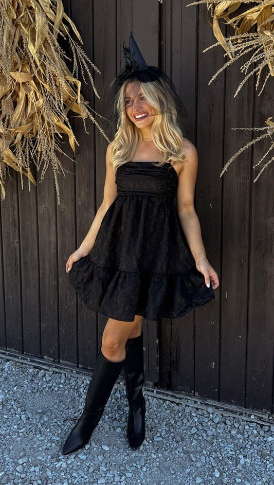 Simple Halloween Costumes You Can Wear All Year - Magnolia Boutique